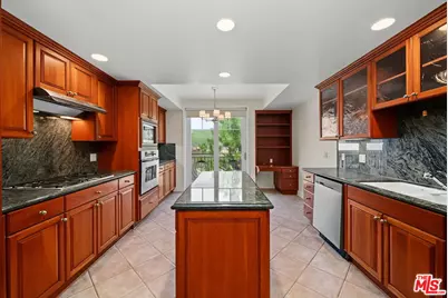 430 N Oakhurst Dr #Ph406, Beverly Hills, CA 90210 - Photo 20
