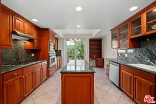 430 N Oakhurst Dr, Beverly Hills, CA 90210 - Photo 20