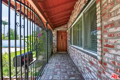 5065 Goodland Ave, Los Angeles, CA 91607 - Photo 4