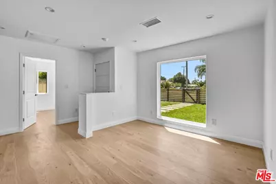 21001 Gault St, Los Angeles, CA 91303 - Photo 6