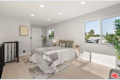 10425 Jordan Ave, Chatsworth, CA 91311 - Photo 2