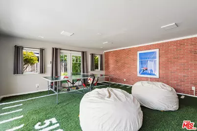 222 N St Andrews Pl, Los Angeles, CA 90004 - Photo 48