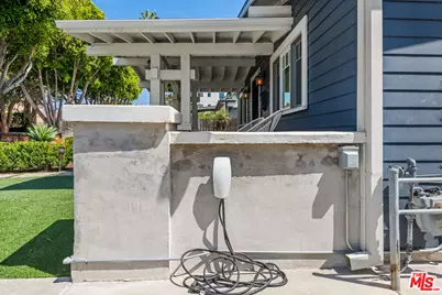 222 N St Andrews Pl, Los Angeles, CA 90004 - Photo 52