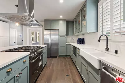 222 N St Andrews Pl, Los Angeles, CA 90004 - Photo 12