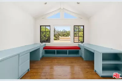 15810 Castlewoods Dr, Sherman Oaks, CA 91403 - Photo 14