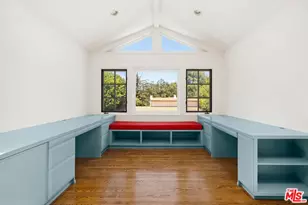 15810 Castlewoods Dr, Sherman Oaks, CA 91403 - Photo 14