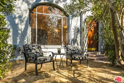 1284 S Cloverdale Ave, Los Angeles, CA 90019 - Photo 32