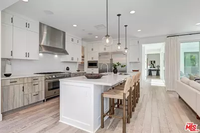 3641 Barry Ave, Los Angeles, CA 90066 - Photo 6