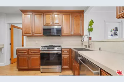 3801 Sutro Ave, Los Angeles, CA 90008 - Photo 18