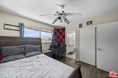15362 Rhododendron Dr, Santa Clarita, CA 91387 - Photo 28