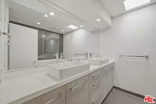 1121 N Olive Dr, West Hollywood, CA 90069 - Photo 26