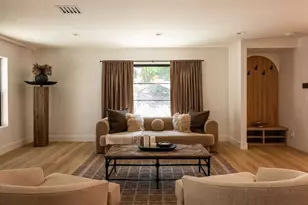 22269 Avenue San Luis, Woodland Hills, CA 91364 - Photo 4