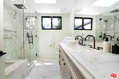 10639 Cushdon Ave, Los Angeles, CA 90064 - Photo 32