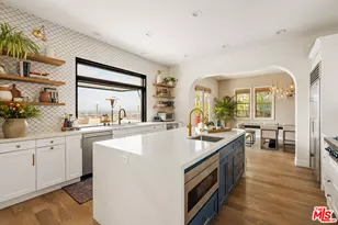 7585 Shore Cliff Dr, Los Angeles, CA 90045 - Photo 12