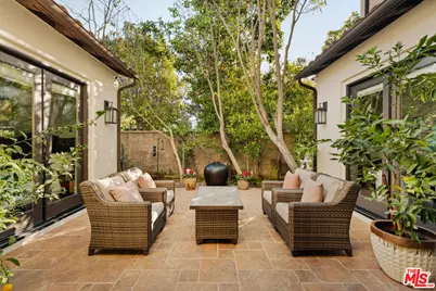 7585 Shore Cliff Dr, Los Angeles, CA 90045 - Photo 28