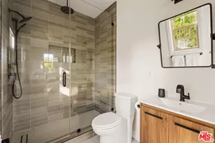 7585 Shore Cliff Dr, Los Angeles, CA 90045 - Photo 32