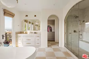 7585 Shore Cliff Dr, Los Angeles, CA 90045 - Photo 22