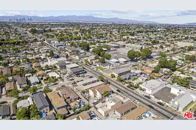 9511 S San Pedro St, Los Angeles, CA 90003 - Photo 14