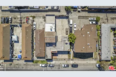 9511 S San Pedro St, Los Angeles, CA 90003 - Photo 12