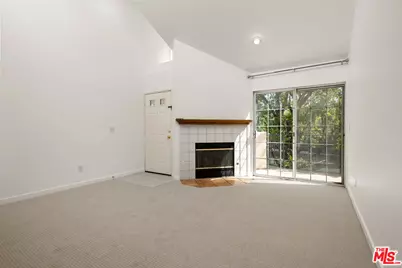 24119 Del Monte Dr #56, Santa Clarita, CA 91355 - Photo 4