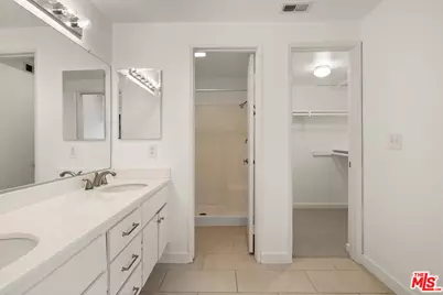 24119 Del Monte Dr #56, Santa Clarita, CA 91355 - Photo 16
