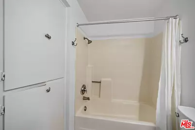24119 Del Monte Dr #56, Santa Clarita, CA 91355 - Photo 12