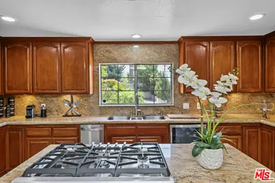 16201 Halsey St, Los Angeles, CA 91344 - Photo 36
