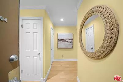 630 Idaho Ave #204, Santa Monica, CA 90403 - Photo 2