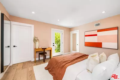 552 N Bronson Ave, Los Angeles, CA 90004 - Photo 16