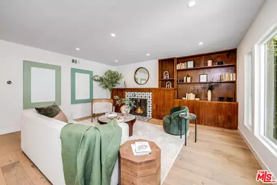 552 N Bronson Ave, Los Angeles, CA 90004 - Photo 4