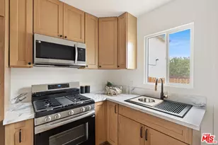 3875 Middlebury St, Los Angeles, CA 90004 - Photo 10
