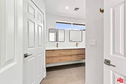 9400 Aqueduct Ave, Los Angeles, CA 91343 - Photo 24