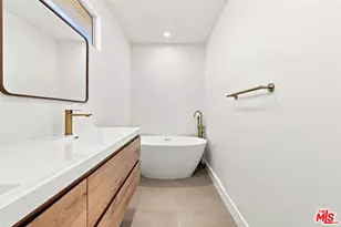 9400 Aqueduct Ave, Los Angeles, CA 91343 - Photo 26