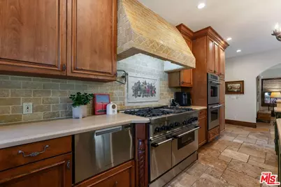 402 11th St, Santa Monica, CA 90402 - Photo 8
