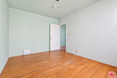 1036 S Genesee Ave, Los Angeles, CA 90019 - Photo 18