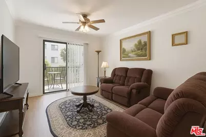 21620 Burbank Blvd #9, Woodland Hills, CA 91367 - Photo 6