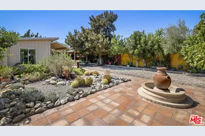 6033 Fulcher Ave, Los Angeles, CA 91606 - Photo 1