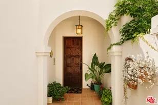 8935 Hollywood Hills Rd, Los Angeles, CA 90046 - Photo 2