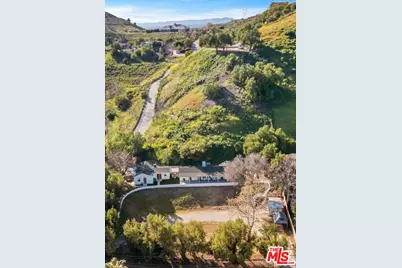 10315 Wheatland Ave, Sunland, CA 91040 - Photo 2