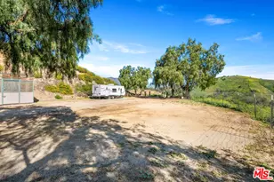 10315 Wheatland Ave, Sunland, CA 91040 - Photo 24