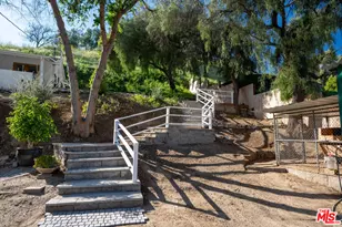 10327 Wheatland Ave, Sunland, CA 91040 - Photo 16