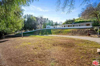 10327 Wheatland Ave, Sunland, CA 91040 - Photo 22