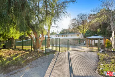 10327 Wheatland Ave, Sunland, CA 91040 - Photo 2