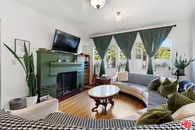2651 Van Buren Pl, Los Angeles, CA 90007 - Photo 6