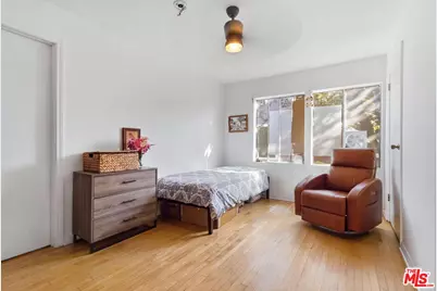 2651 Van Buren Pl, Los Angeles, CA 90007 - Photo 30
