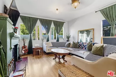 2651 Van Buren Pl, Los Angeles, CA 90007 - Photo 4