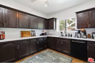 2651 Van Buren Pl, Los Angeles, CA 90007 - Photo 8