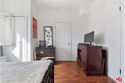 2651 Van Buren Pl, Los Angeles, CA 90007 - Photo 14