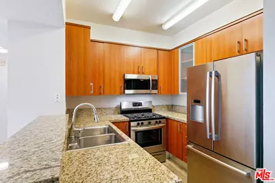 620 S Gramercy Pl #320, Los Angeles, CA 90005 - Photo 8