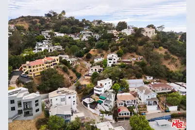 6837 Cahuenga Park Trl, Los Angeles, CA 90068 - Photo 42